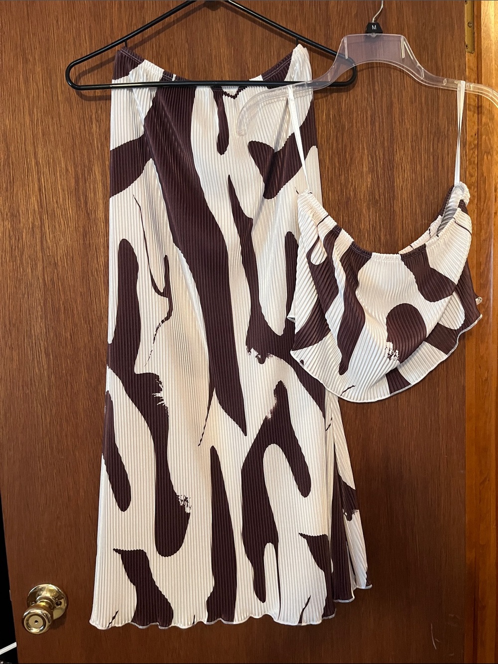 SHEIN Brown and Cream Abstract Pleated Midi Skirt